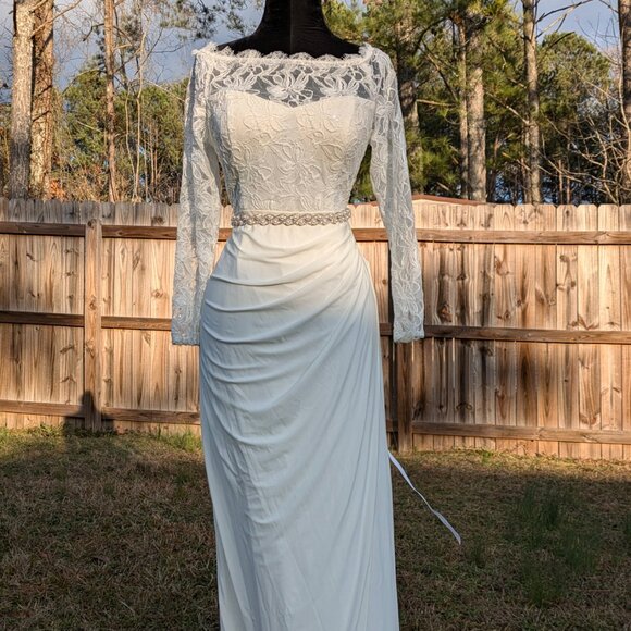 David's Bridal Wedding Gown Size 8 with Sash - Picture 4 of 14